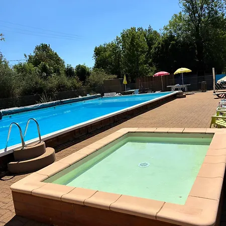 Les Monts D'albi Campingplatz